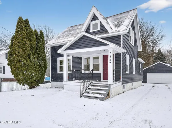 2432 Rochester Pl, Northwood, OH 43619