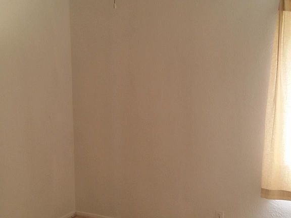 4th image of 1884 W Acacia St