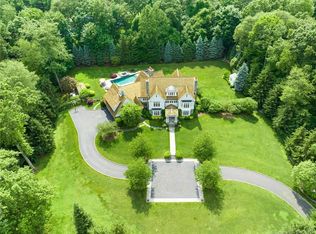 35 Charter Oak Ln, New Canaan, CT 06840