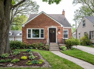 905 Forestdale Rd, Royal Oak, MI 48067