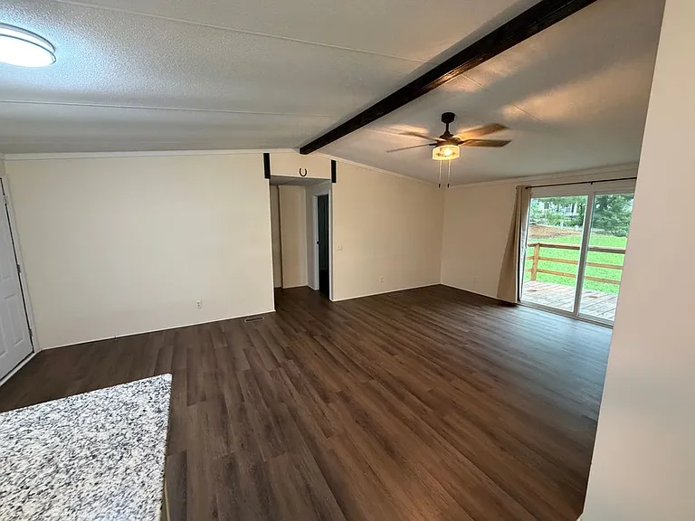 200 Pecan St — Photo 10