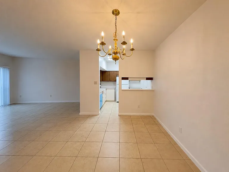 10811 Richmond Ave #5 — Photo 8