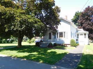 9 Hutchinson St, Lewiston, ME 04240