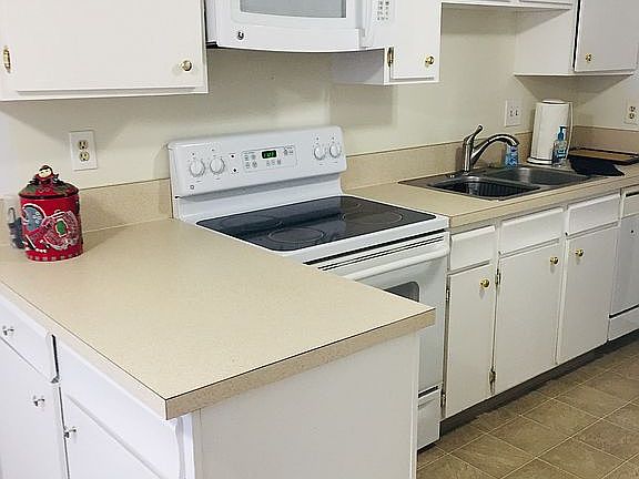 4th image of 340 Peachtree Ct