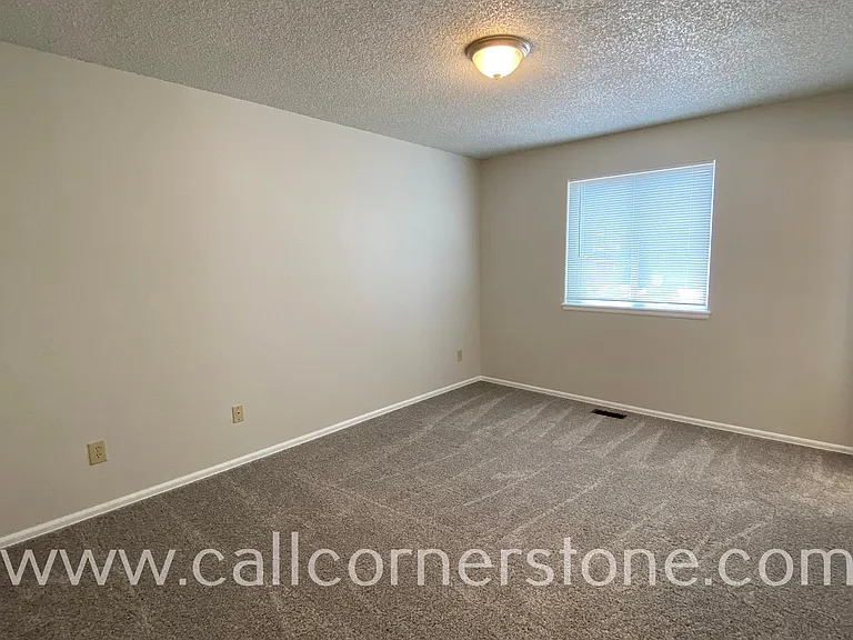 3795 Valley View St — Photo 8