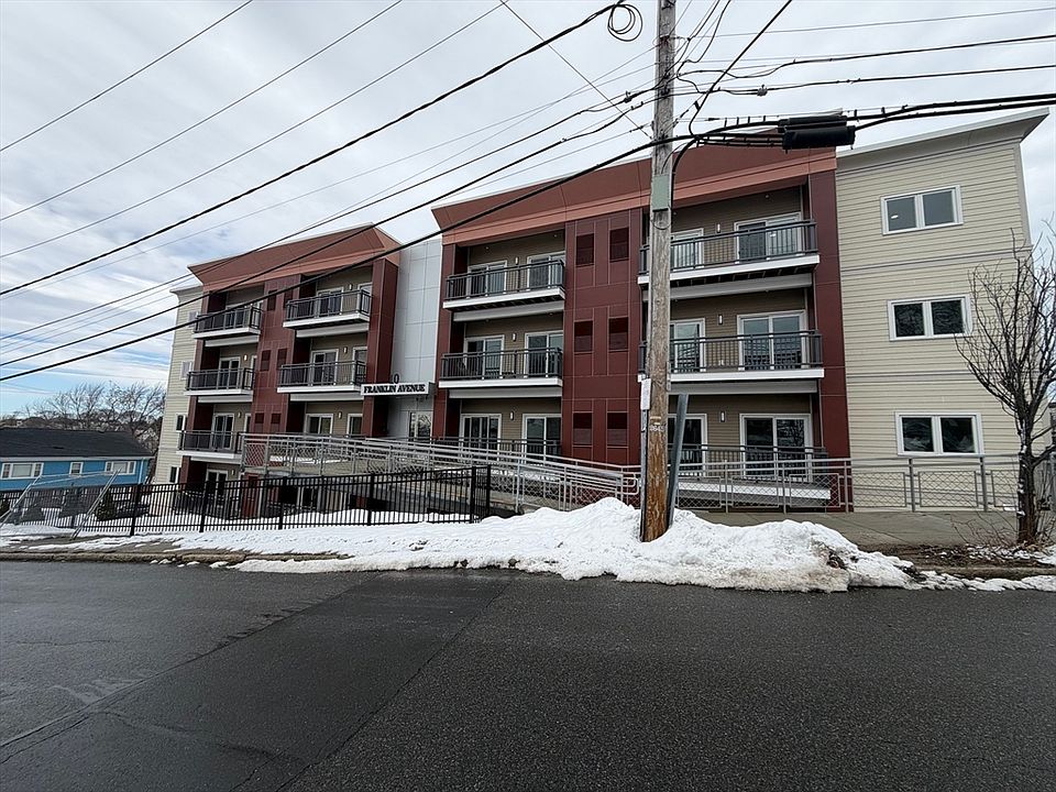 1st image of 10 Franklin Ave APT 302
