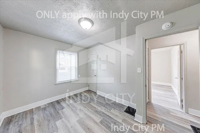 3220 E 34th St — Photo 17