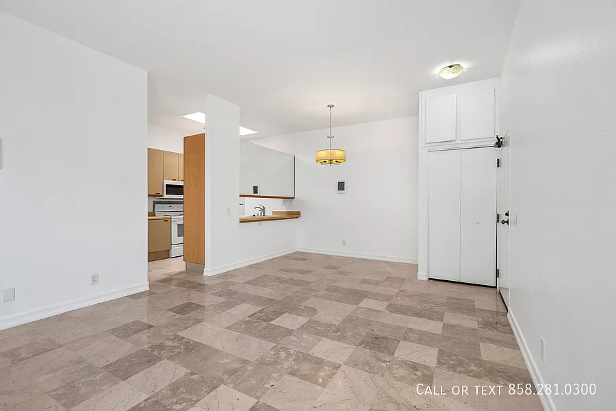 2 bed, 866 sqft, $2,950 — Photo 3