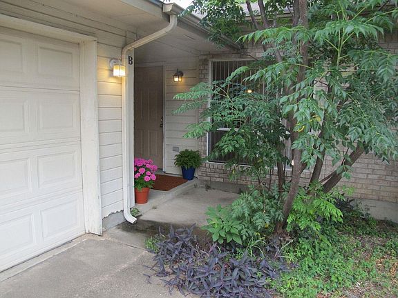 2nd image of 902 Quartz Ct #B