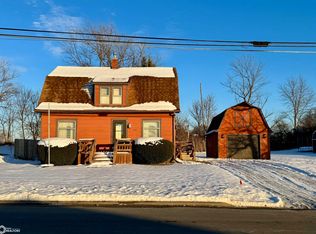 626 S 1st St, Chariton, IA 50049