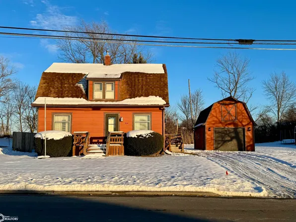 626 S 1st St, Chariton, IA 50049