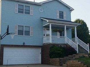 20 Oakridge Dr, Irwin, PA 15642