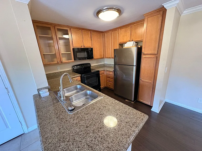 1020 La Terraza Cir #306 — Photo 11