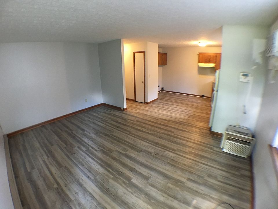 2nd image of 844 Argle Ave #B