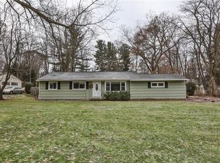 4 Hunters Run, Pittsford, NY 14534