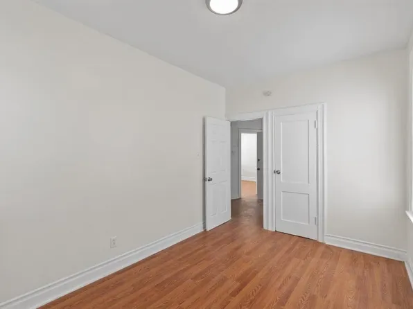 725 Garfield Avenue image 21 of 36