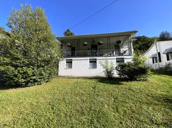 1402 Terrace St, Hinton, WV 25951