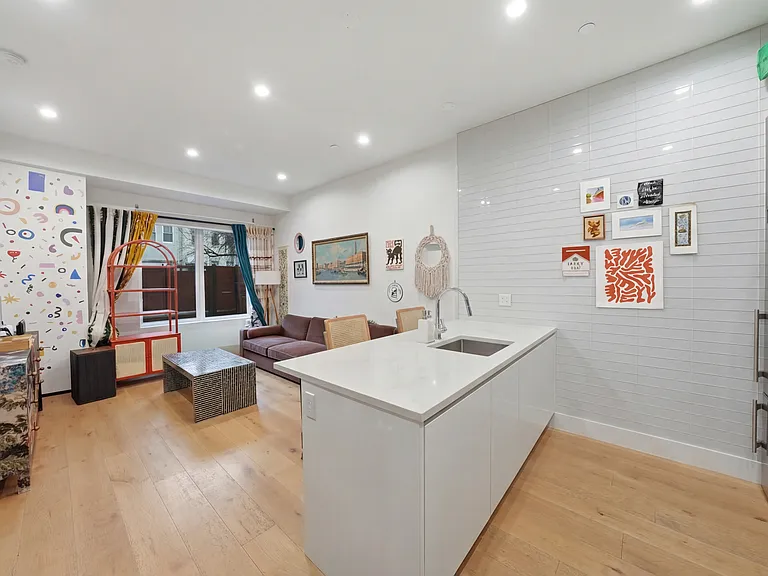 256 Winthrop St #1A — Photo 3