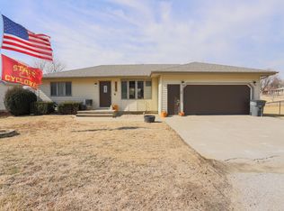 316 S Cayleen Cir, Carson, IA 51525
