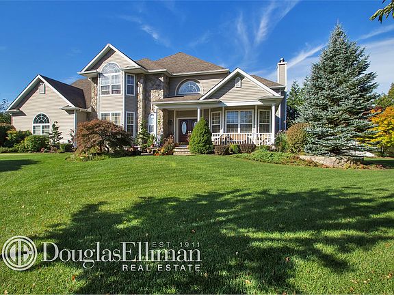 3rd image of 6 Viburnum Ct