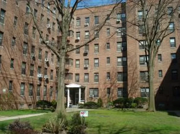 2425 Haring Street image 1 of 5