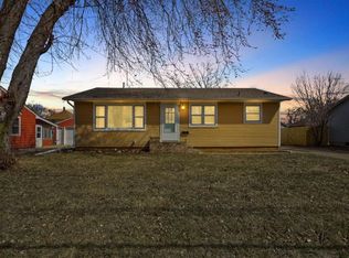 817 4th St SW, Waseca, MN 56093
