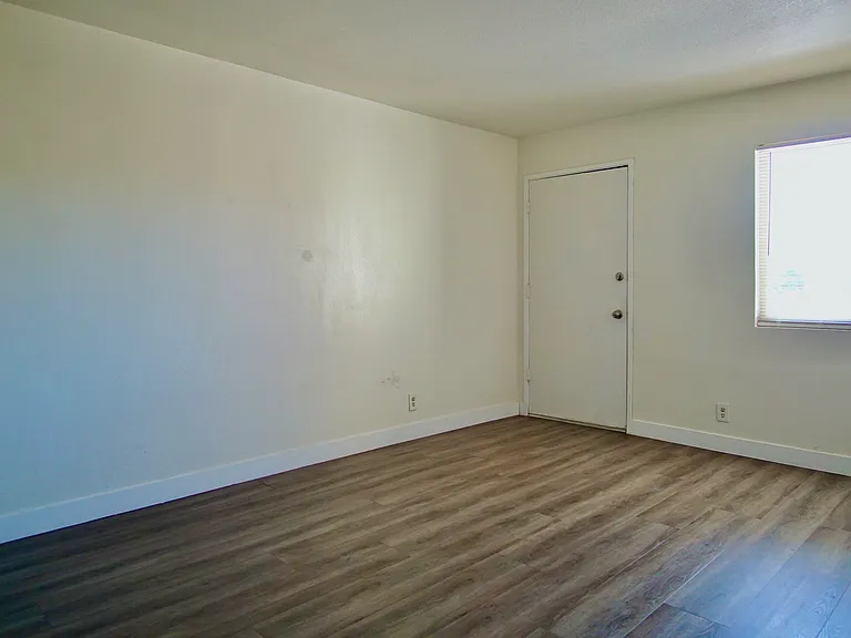 410 Auburn Way #1 — Photo 11
