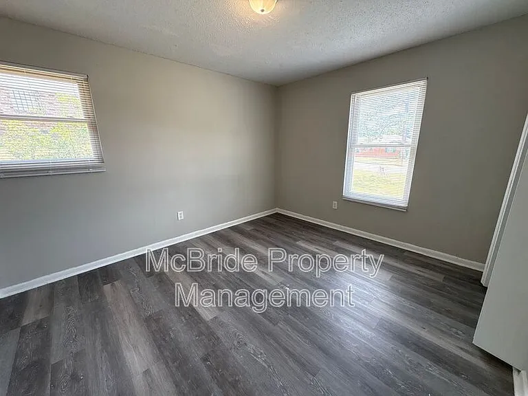 2941 Rollingwood Dr — Photo 7