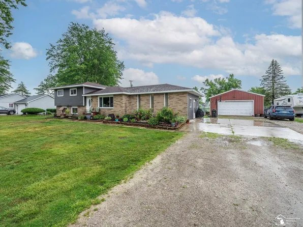 5025 Scofield Carleton Rd, Carleton, MI 48117