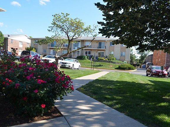 4th image of 10335 Forest Brook Ln APT B