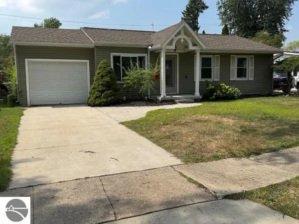 706 Garwood St, Mount Pleasant, MI 48858