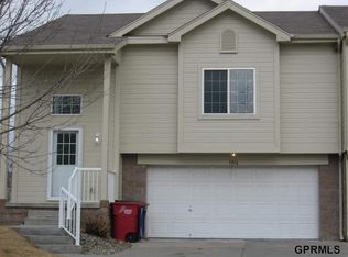 1016 Gold Coast Dr, Papillion, NE 68046