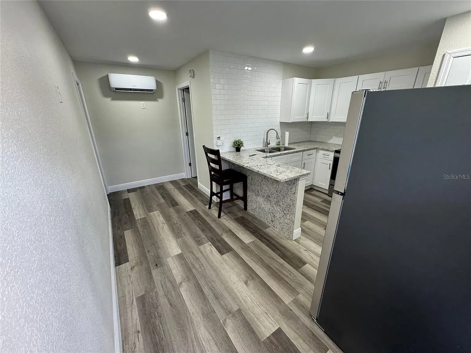 1 bed, 400 sqft, $1,349 — Photo 4