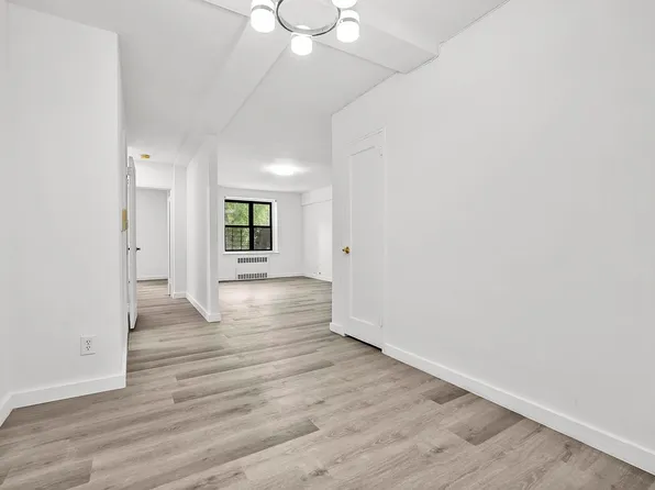 29-14 139th St #1, Flushing, NY 11354