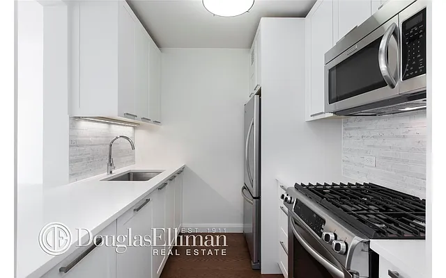 Rented by Douglas Elliman | media 21