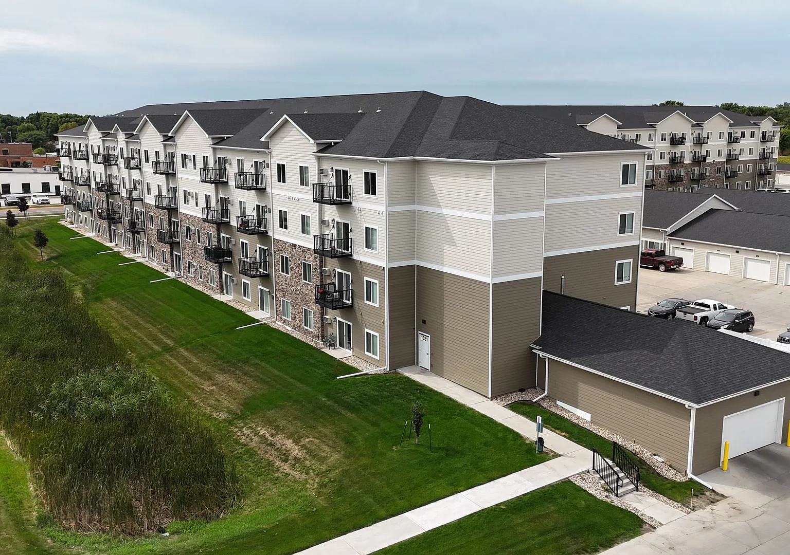 The Plains Apartments — Photo 1