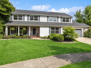 1480 Golden Bell Ct, Downers Grove, IL 60515