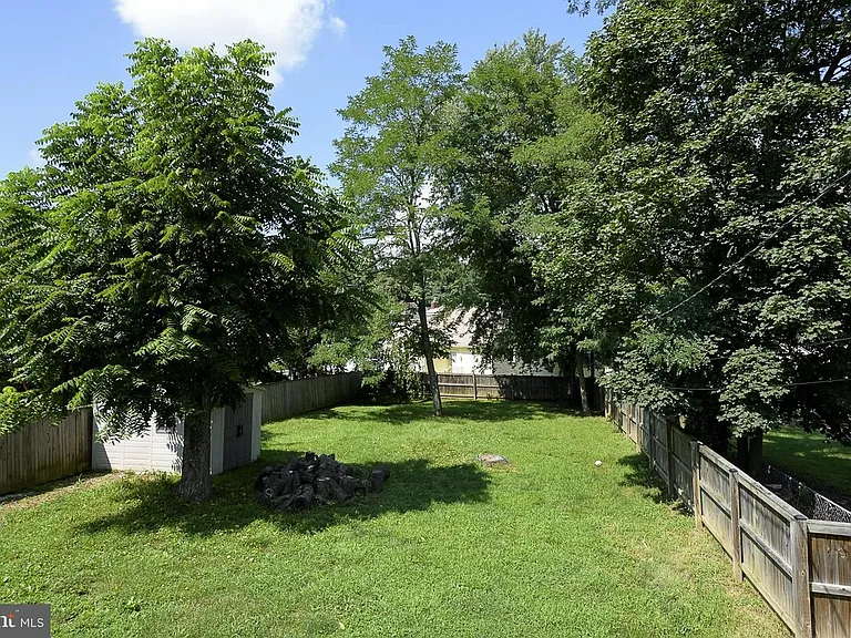 611 Hilltop Rd — Photo 15