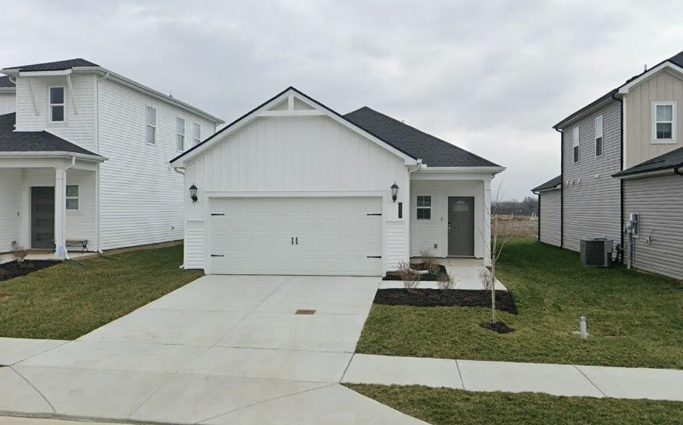 3 bed, 2.0 bath, 1426 sqft, $2,400 — Photo 1