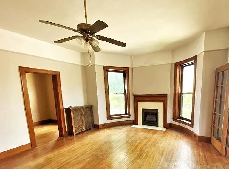 814 Center Ave #C — Photo 2