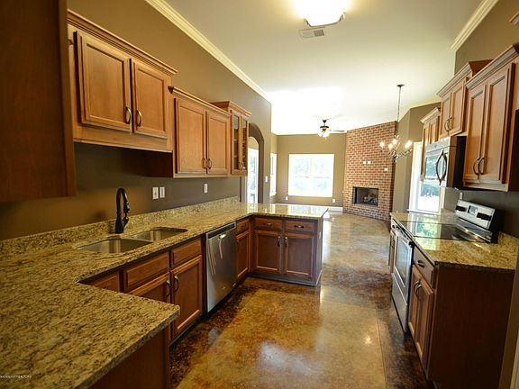 5th image of 10033 Green Forest Dr
