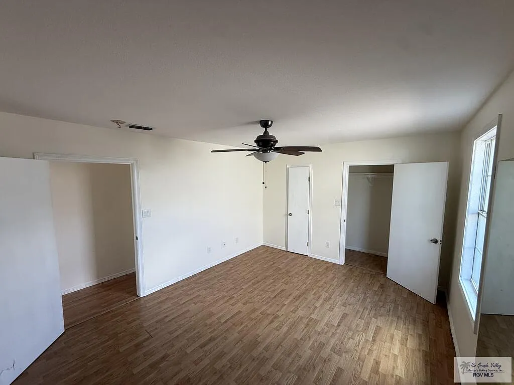 5 bed, 3.0 bath, 2025 sqft, $2,400 — Photo 3