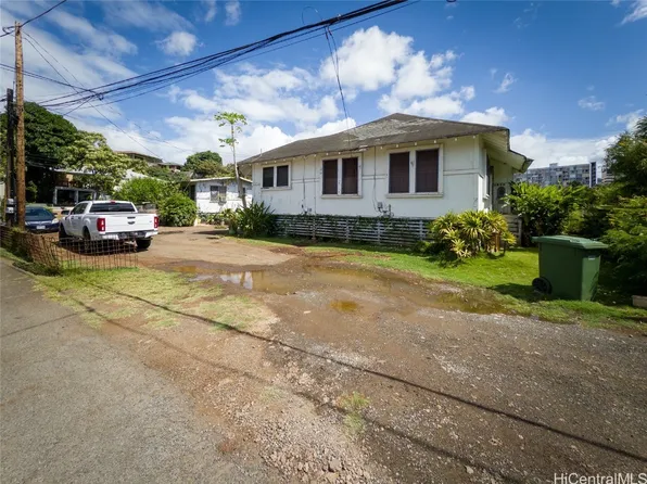 99-018 Kauhale St #A, Aiea, HI 96701
