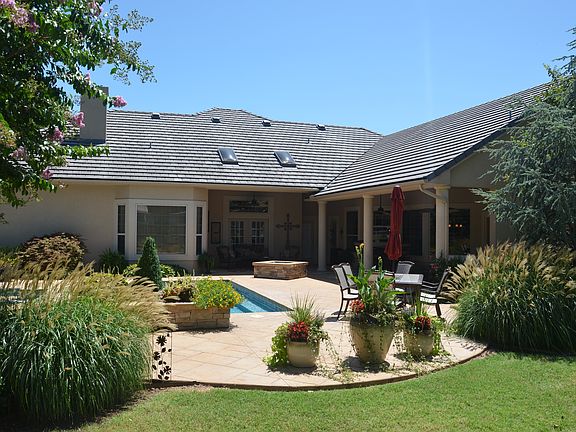 Pool / Patio