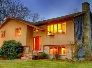 1165 Reed Rd, Dartmouth, MA 02747