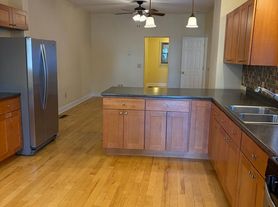 214 North Ave, D