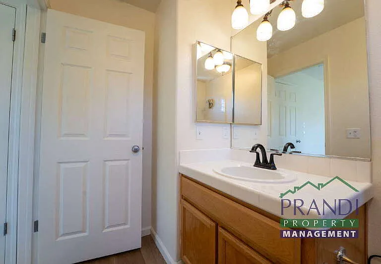 82 Arnold Dr — Photo 16