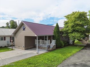 856 Peacock Ridge Dr, Townsend, TN 37882