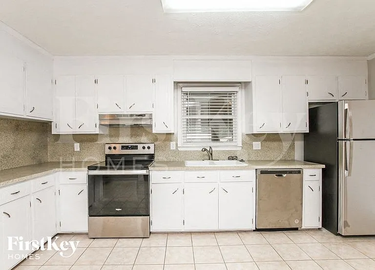 6235 Lynwood Dr NW — Photo 5