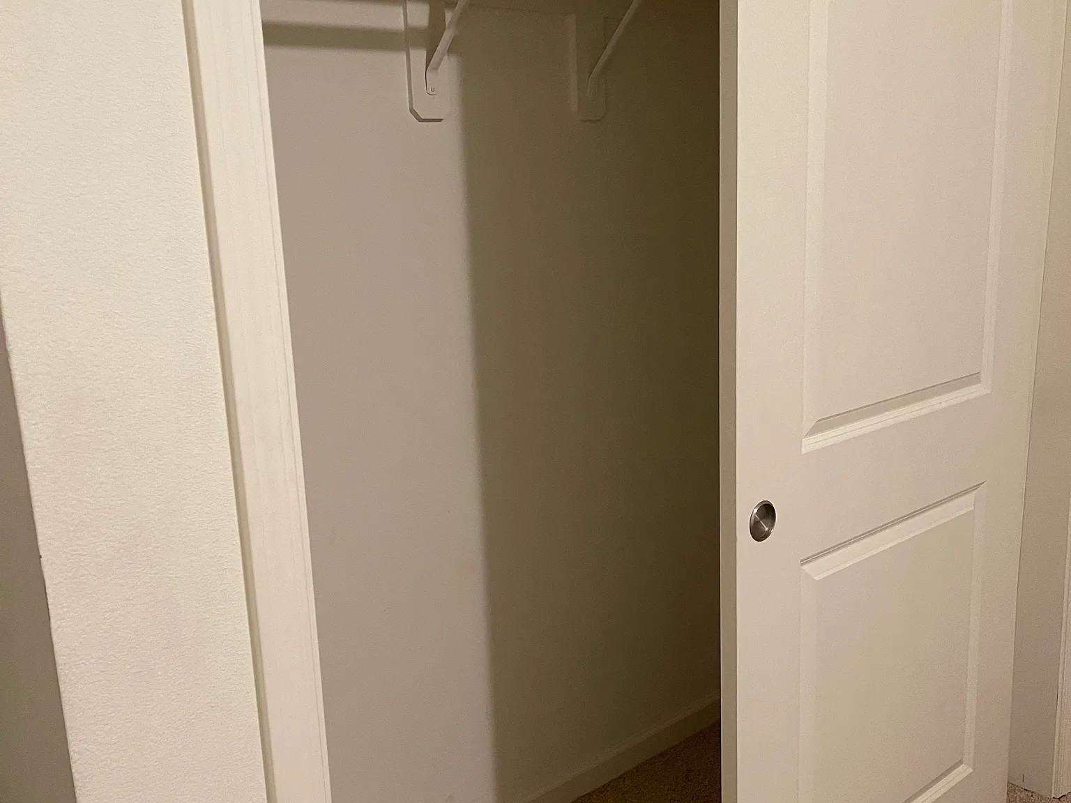 4 bed, 2469 sqft, $590 — Photo 3